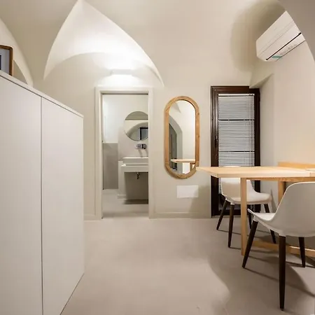 De Felice Apartment